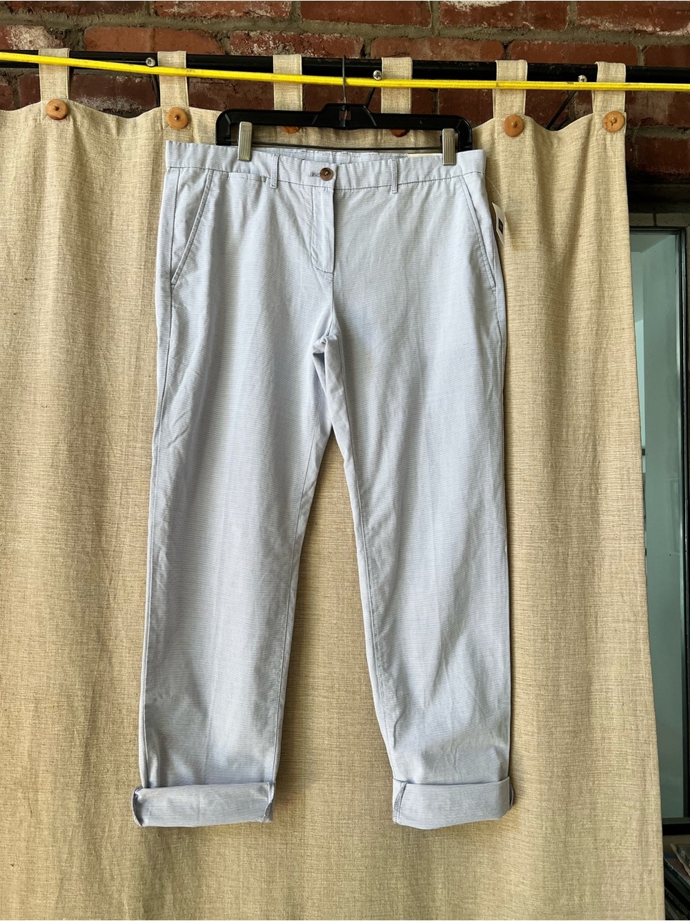 Gap Broken-in straight khaki seersucker material blue/white 8 NWT